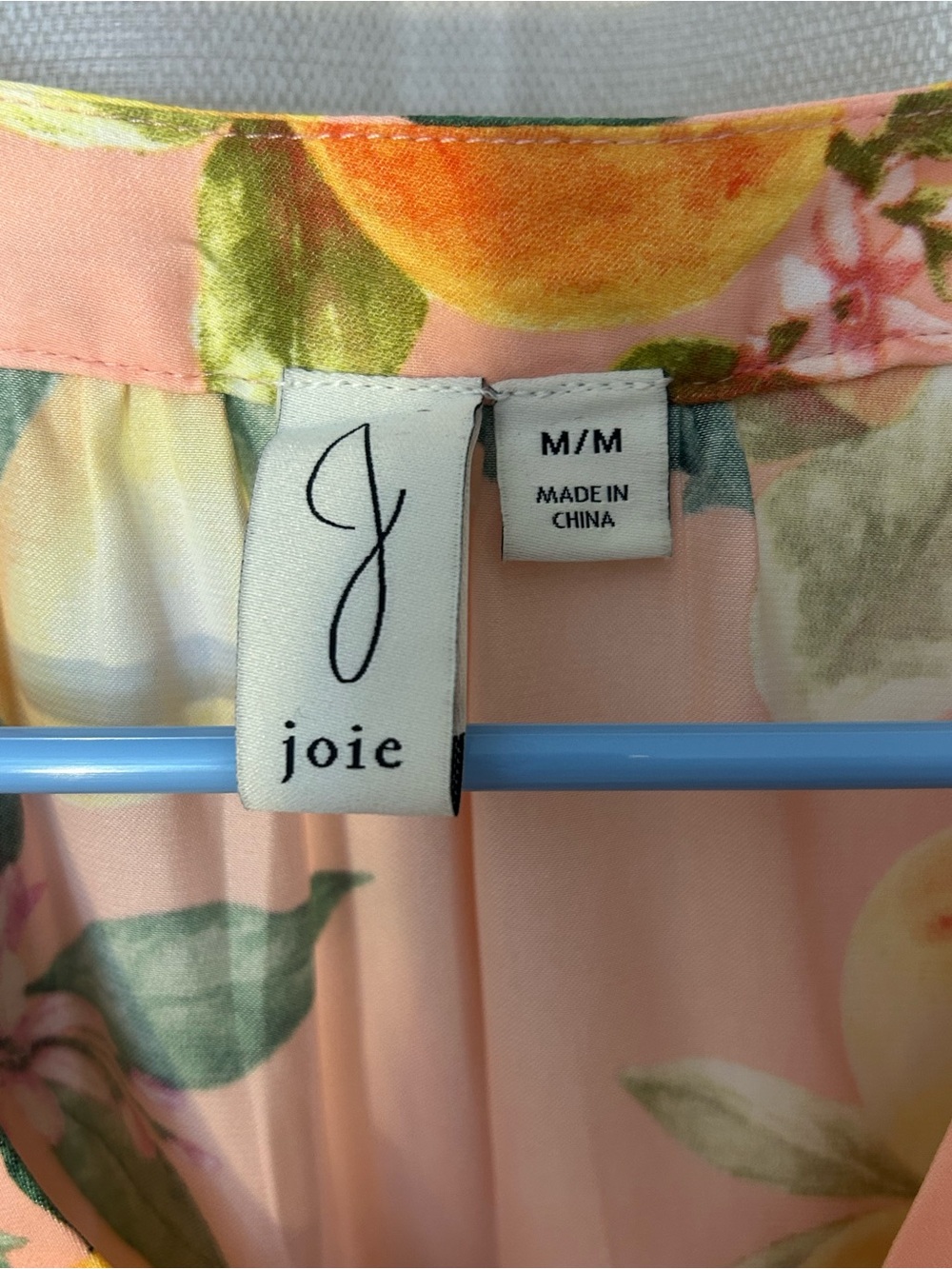 Joie Citrus Print Blouse Medium V-Neck Flutter Sleeve Peach Pink Floral - Picture 2 of 11